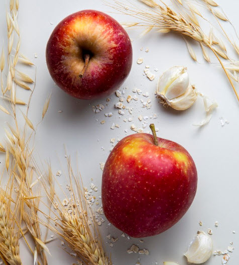 Garlic breath after a meal? An apple immediately after is the solution!
